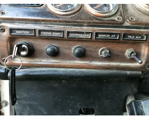 Freightliner CLASSIC XL Dash Panel