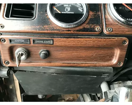 Freightliner CLASSIC XL Dash Panel