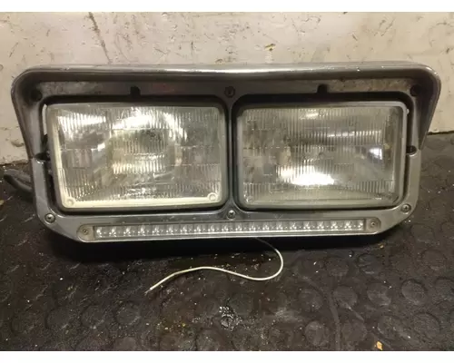 Freightliner CLASSIC XL Headlamp Assembly