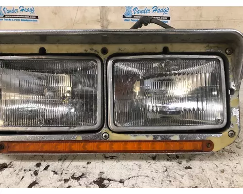 Freightliner CLASSIC XL Headlamp Assembly