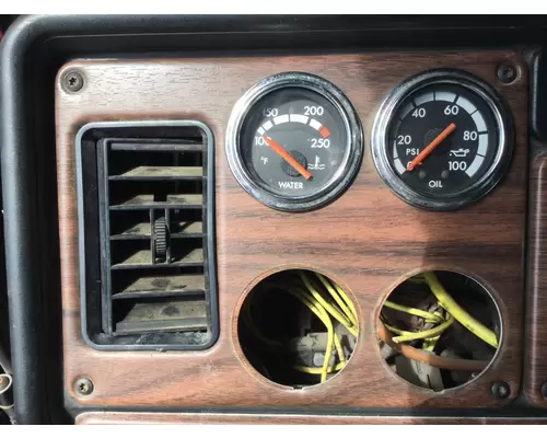 Freightliner CLASSIC XL Instrument Cluster