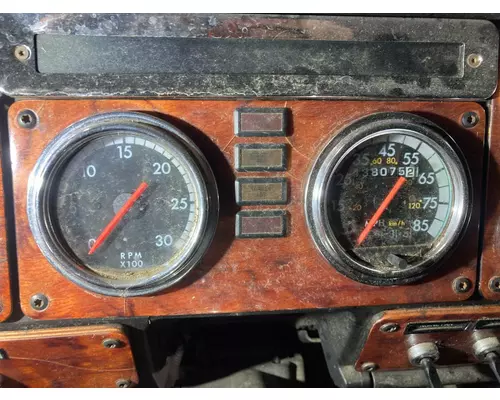 Freightliner CLASSIC XL Instrument Cluster