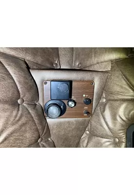 Freightliner CLASSIC XL Sleeper Controls