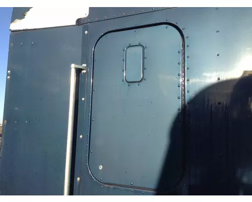 Freightliner CLASSIC XL Sleeper Door