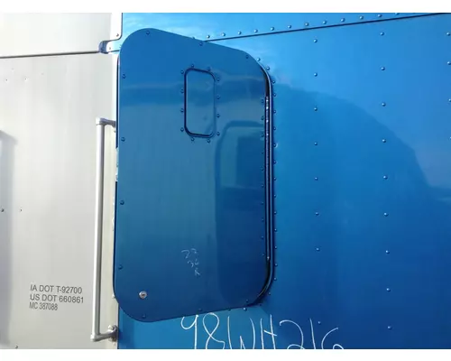 Freightliner CLASSIC XL Sleeper Door