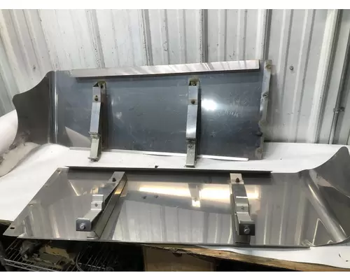 Freightliner CLASSIC XL Sun Visor (Exterior)