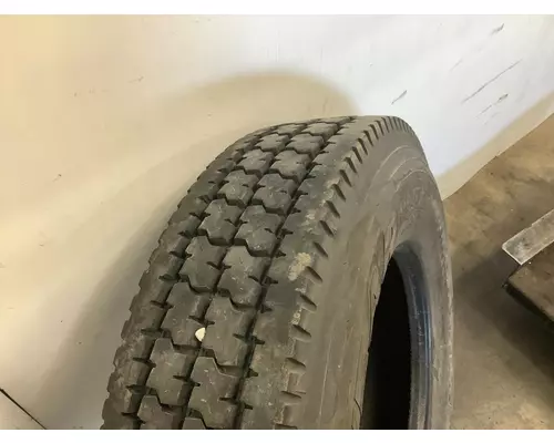 Freightliner CLASSIC XL Tires