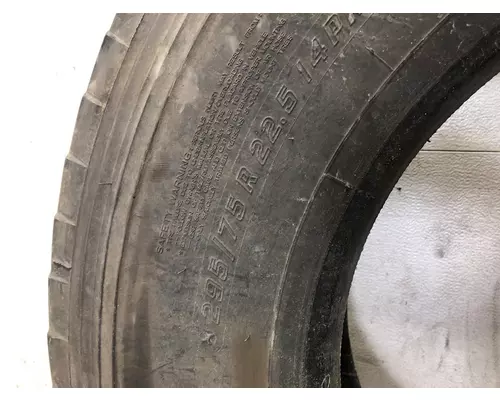 Freightliner CLASSIC XL Tires