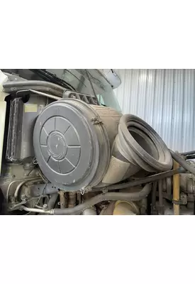 Freightliner COLUMBIA 112 Air Cleaner