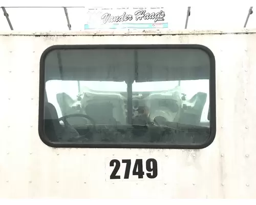 Freightliner COLUMBIA 112 Back Glass