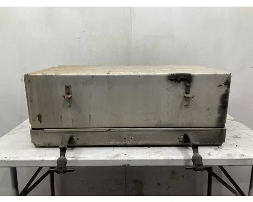 Freightliner COLUMBIA 112 Battery Box