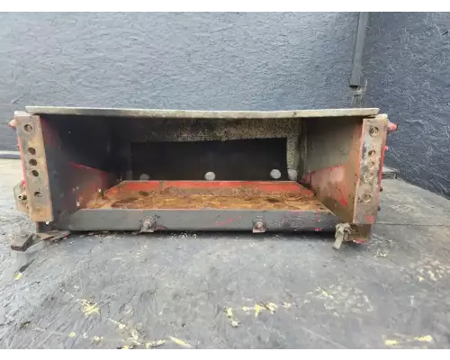 Freightliner COLUMBIA 112 Battery Box