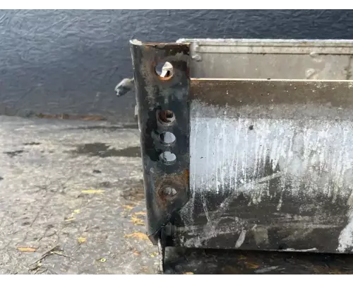 Freightliner COLUMBIA 112 Battery Box