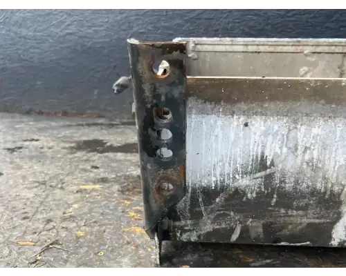 Freightliner COLUMBIA 112 Battery Box