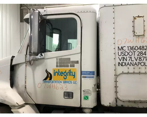 Freightliner COLUMBIA 112 Door Assembly, Front