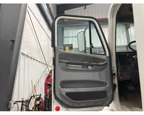 Freightliner COLUMBIA 112 Door Assembly, Front