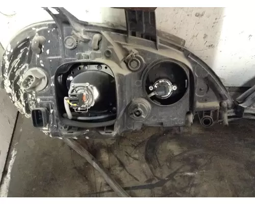 Freightliner COLUMBIA 112 Headlamp Assembly