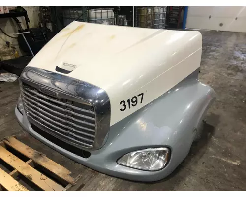 Freightliner COLUMBIA 112 Hood