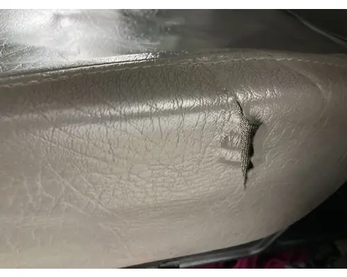 Freightliner COLUMBIA 112 Seat (non-Suspension)