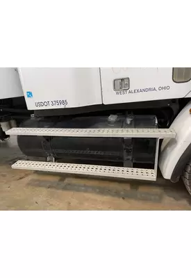 Freightliner COLUMBIA 112 Step (Fuel Tank, Fairing)