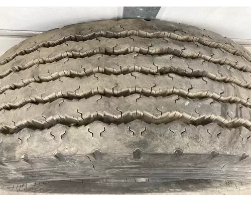 Freightliner COLUMBIA 112 Tires