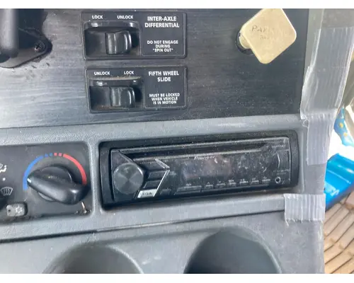 Freightliner COLUMBIA 120 AV Equipment