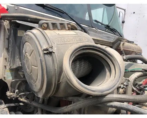 Freightliner COLUMBIA 120 Air Cleaner