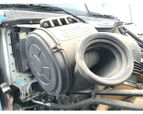 Freightliner COLUMBIA 120 Air Cleaner