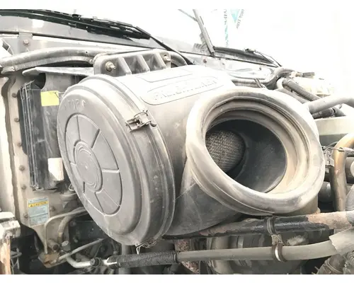 Freightliner COLUMBIA 120 Air Cleaner