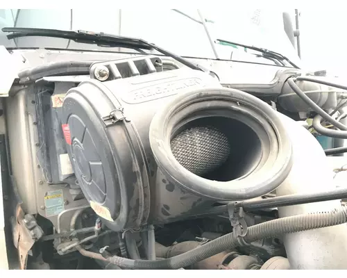 Freightliner COLUMBIA 120 Air Cleaner