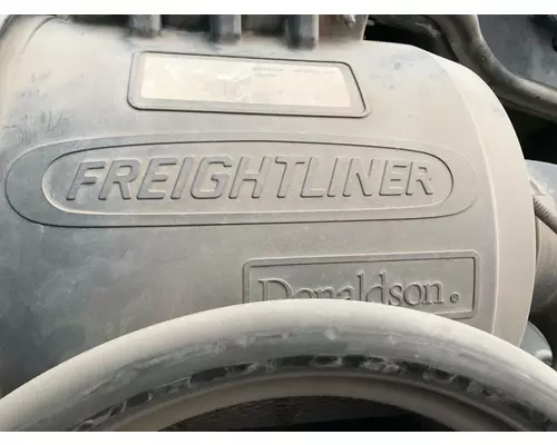 Freightliner COLUMBIA 120 Air Cleaner