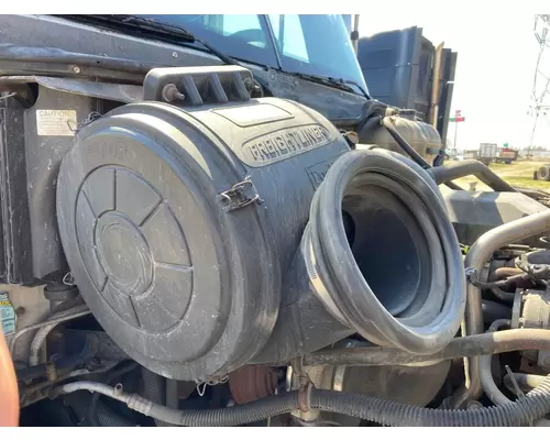 Freightliner COLUMBIA 120 Air Cleaner