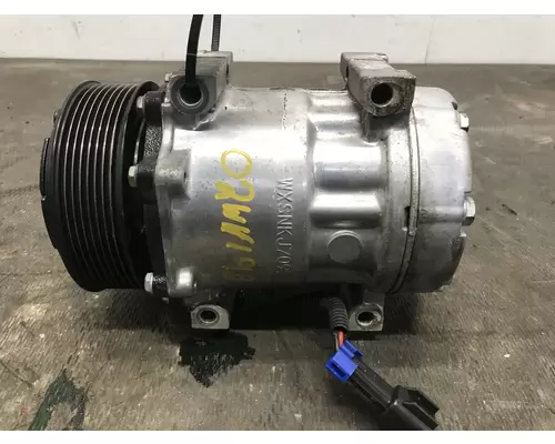 Freightliner COLUMBIA 120 Air Conditioner Compressor