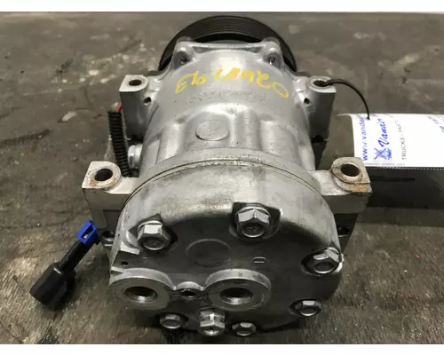 Freightliner COLUMBIA 120 Air Conditioner Compressor