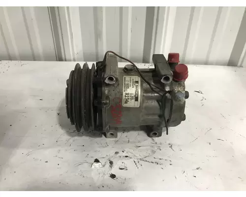 Freightliner COLUMBIA 120 Air Conditioner Compressor