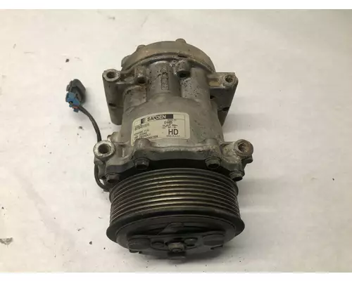 Freightliner COLUMBIA 120 Air Conditioner Compressor