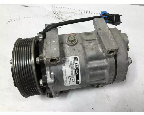 Freightliner COLUMBIA 120 Air Conditioner Compressor