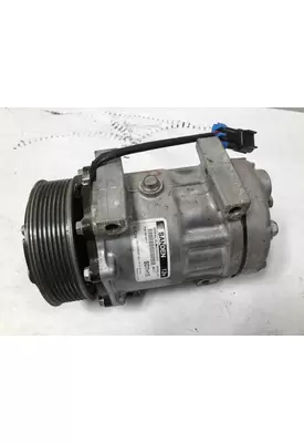 Freightliner COLUMBIA 120 Air Conditioner Compressor