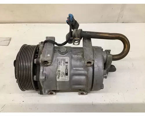 Freightliner COLUMBIA 120 Air Conditioner Compressor