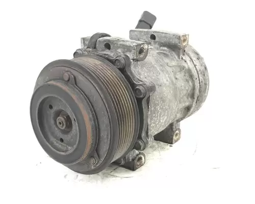 Freightliner COLUMBIA 120 Air Conditioner Compressor