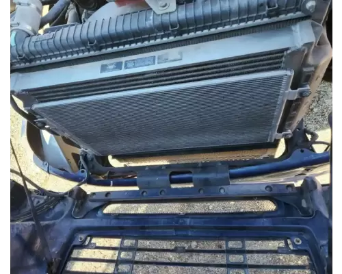 Freightliner COLUMBIA 120 Air Conditioner Condenser