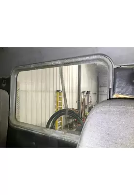 Freightliner COLUMBIA 120 Back Glass