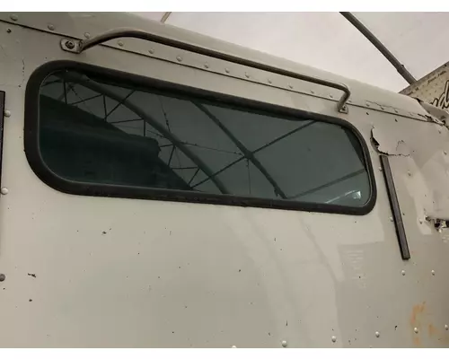 Freightliner COLUMBIA 120 Back Glass