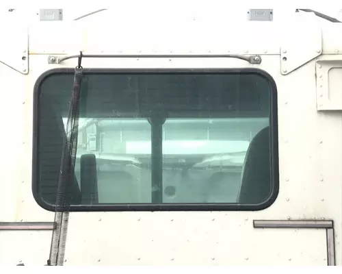 Freightliner COLUMBIA 120 Back Glass