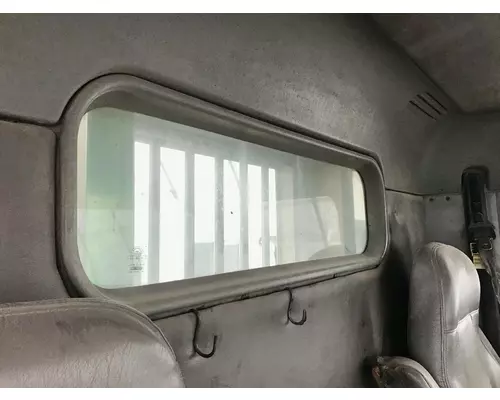 Freightliner COLUMBIA 120 Back Glass