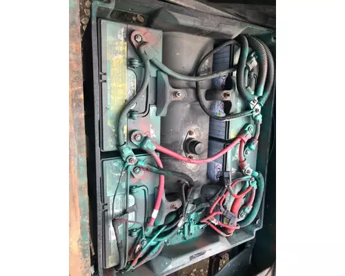 Freightliner COLUMBIA 120 Battery Box