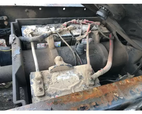 Freightliner COLUMBIA 120 Battery Box