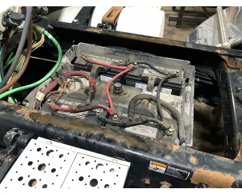 Freightliner COLUMBIA 120 Battery Box