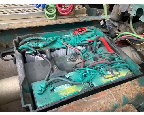 Freightliner COLUMBIA 120 Battery Box