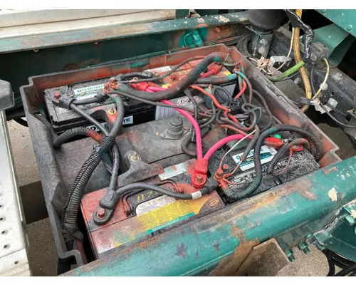 Freightliner COLUMBIA 120 Battery Box